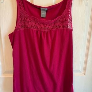 Red Ann Taylor tank top with lace detailing along the neckline SIZE M
